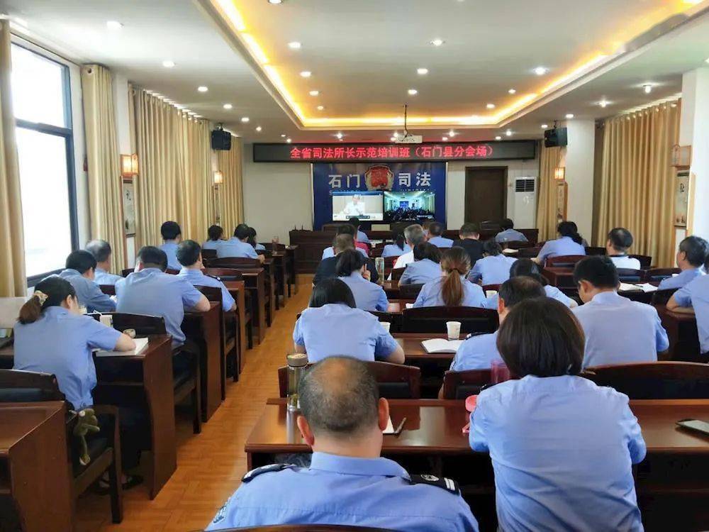 太伏中学的崛起与挑战—一个乡镇教育变革的故事太伏中学学生死亡事件
