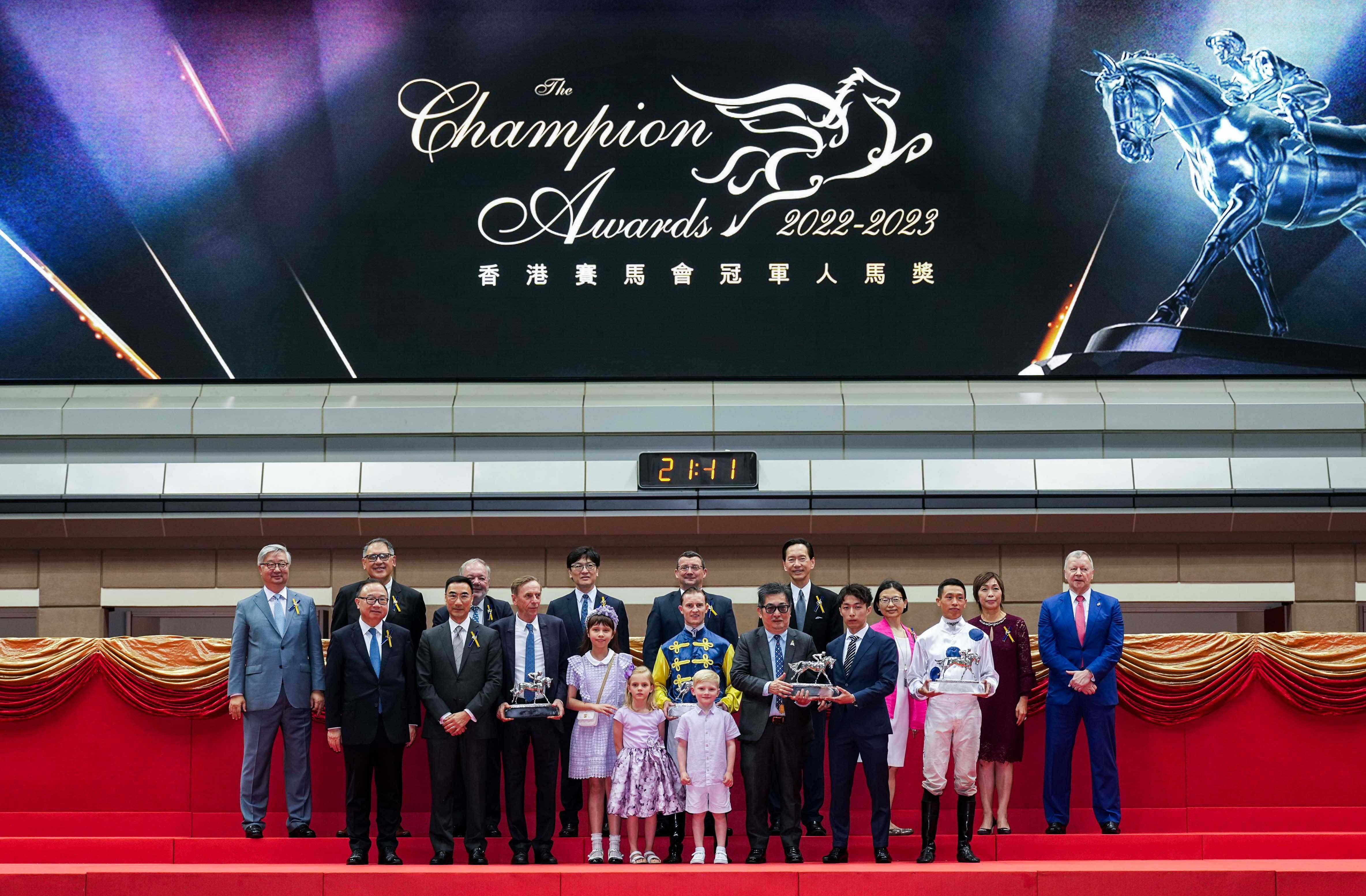 今日香港特马揭秘，一场数字与幸运的奇妙邃舞今天香港开什么特马人民日报任平文章