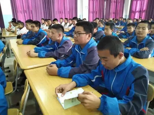 蓝姐三中三大数据论坛，解锁数字时代的智慧与机遇蓝姐三中三论坛精准资料大全传真工作资料电脑知
